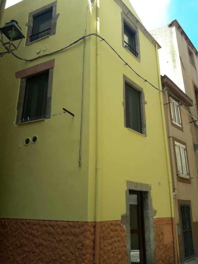casa GraCi Hotel Bosa Exterior foto