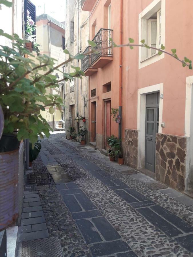 casa GraCi Hotel Bosa Exterior foto